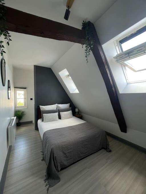 Duplex Bord De L'Eure - Parking Inclus - Jolie Vue Sur La Cathedrale Apartment Шартър Екстериор снимка