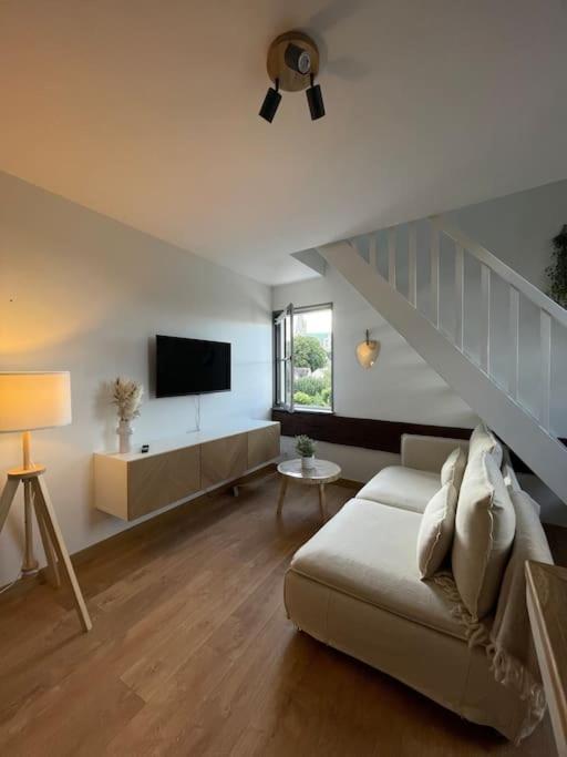 Duplex Bord De L'Eure - Parking Inclus - Jolie Vue Sur La Cathedrale Apartment Шартър Екстериор снимка