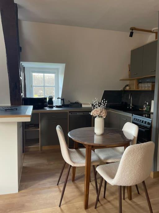 Duplex Bord De L'Eure - Parking Inclus - Jolie Vue Sur La Cathedrale Apartment Шартър Екстериор снимка